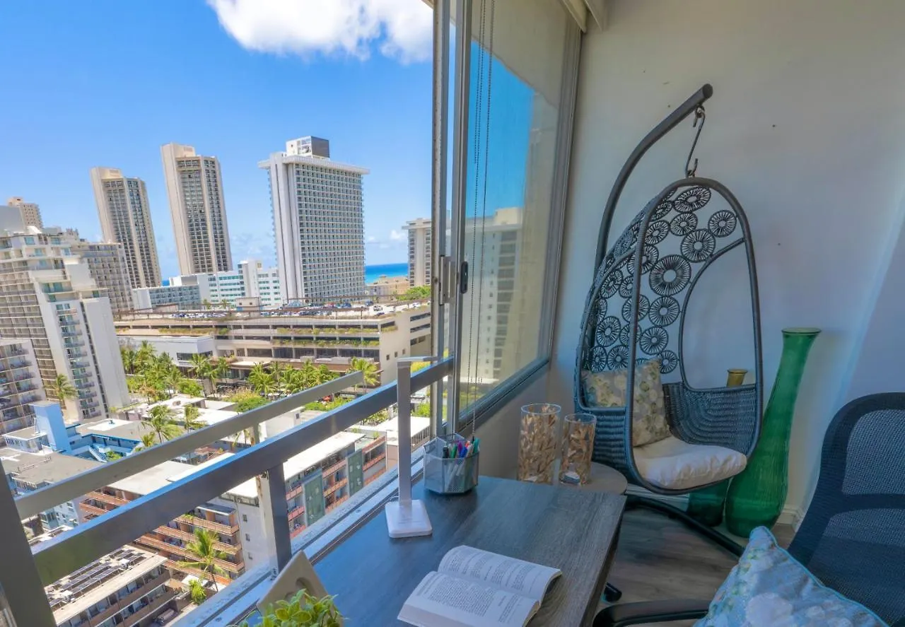 Apartment @ Marbella Lane - Vibrant And Refreshing Studio Honolulu