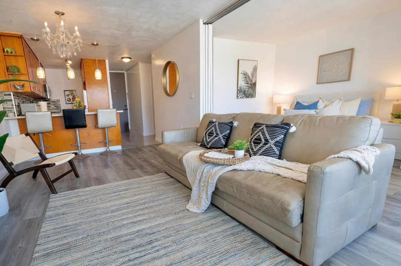 @ Marbella Lane - Vibrant And Refreshing Studio Honolulu Apartment