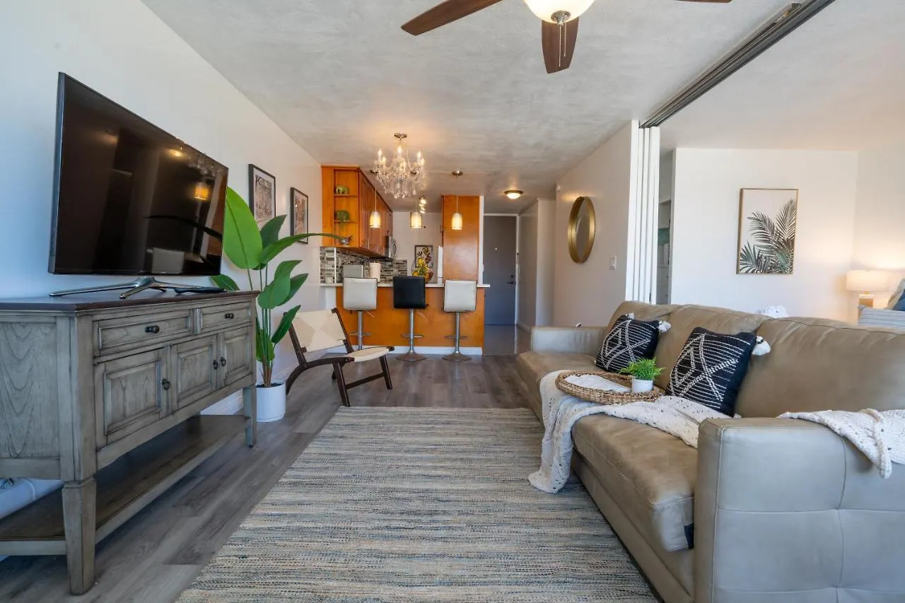 @ Marbella Lane - Vibrant And Refreshing Studio Honolulu Apartment